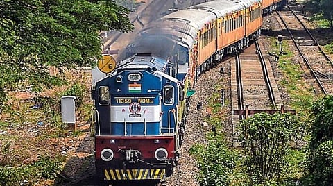 கரூர் - சேலம் விரைவு ரயிலை சேலம் டவுன் வரை இயக்க வலியுறுத்தல்