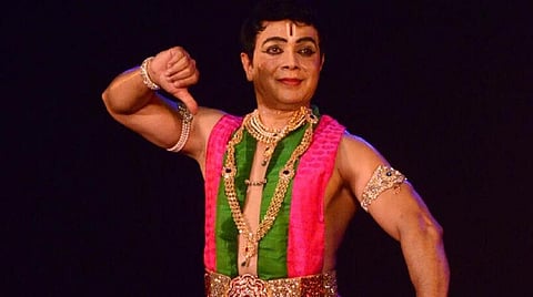 கரூர் | இசைப்பள்ளி ஆசிரியையிடம் பிரபல நாட்டியக் கலைஞர் ஜாகிர் உசேன் அத்துமீறியதாக புகார்: ஆர்டிஓ விசாரணை