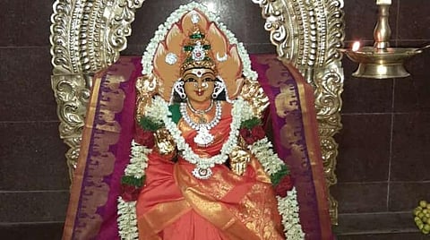 கும்ப ராசி அன்பர்களே! ஏப்ரல் மாத பலன்கள் - பண வரவு; எதிலும் வெற்றி; கவனம் தேவை!