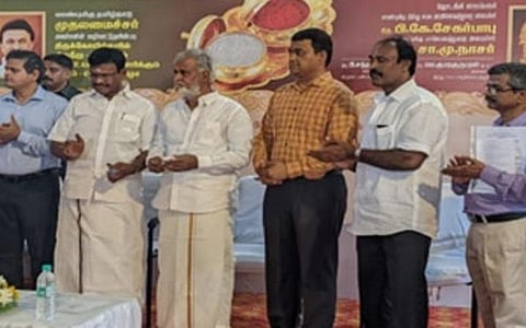 அனைத்து கோயில்களிலும் தரமாக வழங்க பிரசித்தி பெற்ற 8 கோயில்களில் விபூதி, குங்குமம் தயாரிப்பு: அமைச்சர்கள் சேகர்பாபு, நாசர் தொடக்கம்