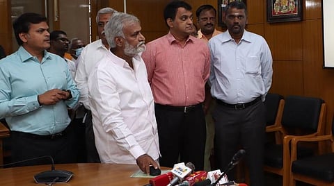 பிரசித்தி பெற்ற 550 கோயில்களில் 255 சேவைகளுக்கு இணையவழியில் முன்பதிவு - திட்டத்தை அமைச்சர் சேகர்பாபு தொடங்கி வைத்தார்