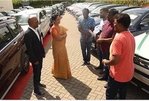 ஊழியர்களுக்கு 100 கார்கள் பரிசு வழங்கிய ‘ஐடியாஸ்2ஐடி’ நிறுவனம்