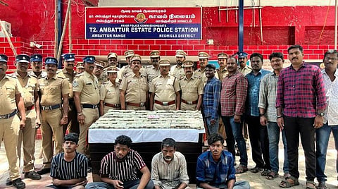 அம்பத்தூரில் ரூ.82 லட்சம் வழிப்பறி வழக்கு: முன்னாள் ஊழியர் உள்பட 4 பேர் கைது: பணம் மீட்பு