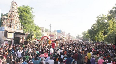 வைகை ஆற்றில் இறங்குகிறார் கள்ளழகர்... தயார் நிலையில் ஆழ்வார்புரம் பகுதி!