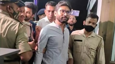 ஜாமீன் பெற்ற குஜராத் எம்எல்ஏ மேவானி மீண்டும் கைது