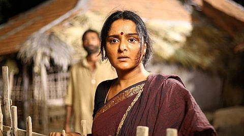பிரபல நடிகை உயிருக்கு ஆபத்து - இயக்குநர் புகார்