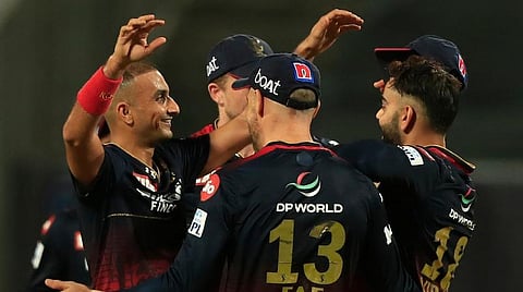 IPL 2022 | சென்னைக்கு மங்கிய பிளே ஆப் வாய்ப்பு - பெங்களூருவிடம் தோல்வி