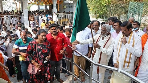 கடந்த ஆண்டு வெள்ளத்தால் சேதமடைந்த திருப்பதி ஸ்ரீவாரி மெட்டு பாதை மீண்டும் திறப்பு