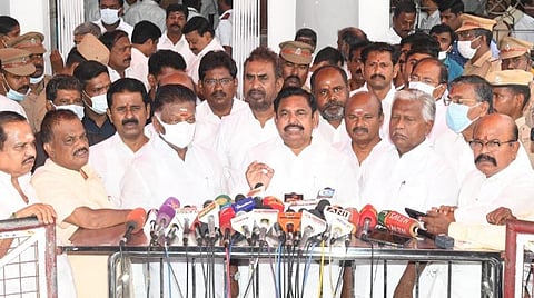 விக்னேஷ் மரணம் | அரசு முரண்பட்ட தகவல்களைக் கூறுகிறது; ஈபிஎஸ் சாடல்