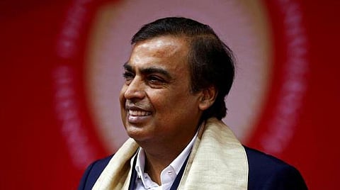 வியூகத்தை மாற்றுகிறார் முகேஷ் அம்பானி: புதிய அவதாரம் எடுக்கும் ரிலையன்ஸ் சாம்ராஜ்யம்?