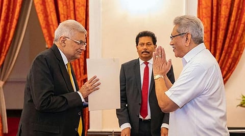 பொருளாதார நெருக்கடிக்கு மத்தியில் இலங்கை பிரதமராக ரணில் விக்ரமசிங்கே பதவியேற்பு