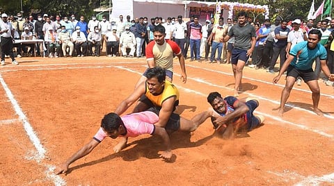 தமிழ்நாடு அமெச்சூர் கபடி சங்கத் தேர்தல் நடத்த இடைக்கால தடை: உயர் நீதிமன்றம் உத்தரவு