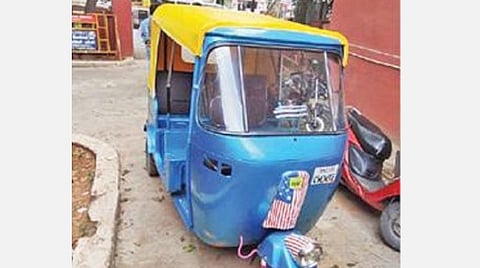 பந்தயத்தில் ஈடுபட்ட ஆட்டோ பறிமுதல் செய்யப்பட்டது.