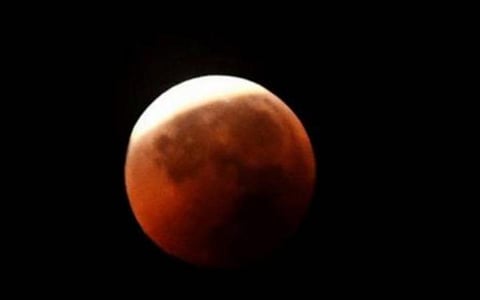 'இன்று' இந்த ஆண்டின் முதல் சந்திர கிரகணம்: இந்தியாவில் தென்படாது என தகவல்