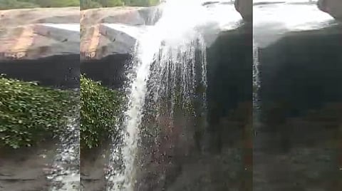 ஜலகம்பாறை நீர்வீழ்ச்சிக்கு வரும் சுற்றுலா பயணிகள் கவனமுடன் இருக்க வேண்டும்: வனத்துறையினர் எச்சரிக்கை