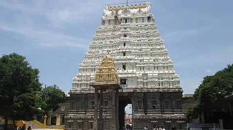 வரதராஜப் பெருமாள் கோயில் தென்கலை, வடகலை பிரச்சினை: அறநிலையத் துறை உதவி ஆணையர், தனி நீதிபதி உத்தரவுகள் நிறுத்திவைப்பு