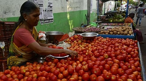 தமிழகம் முழுவதும் உள்ள பண்ணை பசுமை கடைகளில் குறைந்த விலையில் தக்காளி விற்பனை: அமைச்சர் பெரியசாமி தகவல்