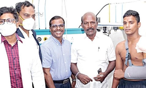 தோள்பட்டை பந்துகிண்ண மூட்டு உடைந்து, ஜவ்வு கிழிந்த தேசிய குத்துச்சண்டை வீரருக்கு நவீன அறுவைசிகிச்சை: சென்னை அரசு பன்னோக்கு உயர் சிறப்பு மருத்துவமனையில் சாதனை