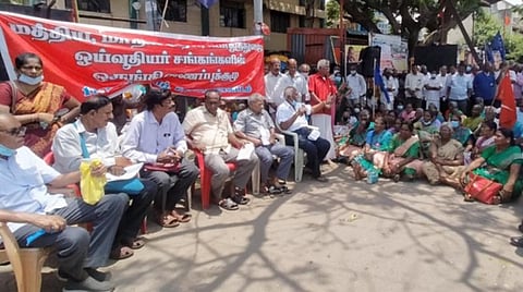 “இந்த அரசு எதுவும் அறிவிக்கவில்லை” - கோவையில் அரசுப் போக்குவரத்துக் கழக ஓய்வூதியர்கள் ஆர்ப்பாட்டம்