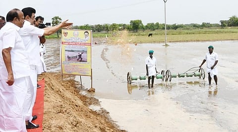 தூர்வாரும் பணிகளால் குறுவையில் 5.20 லட்சம் ஏக்கர், சம்பாவில் 13.5 லட்சம் ஏக்கர் சாகுபடி உயரும்: தமிழக அரசு எதிர்பார்ப்பு