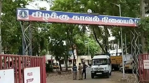 கும்பகோணத்தில் கார் ஓட்டுநர் கொலை: 2 இளைஞர்கள் சரண்