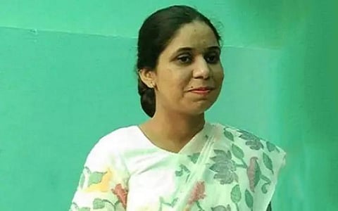 மாற்றுத்திறனாளி: நேற்று ஆசிரியர், இன்று ஐ.ஏ.எஸ். அதிகாரி!