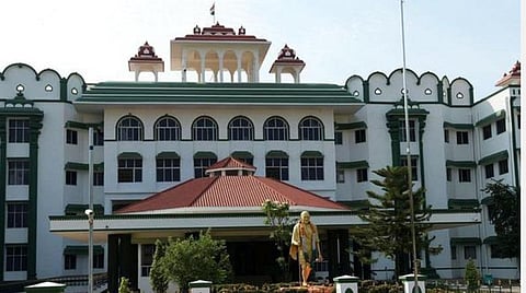 உயர் நீதிமன்றம் மதுரைக் கிளை.