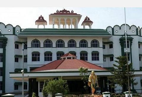 கோயில் விழாக்களில் ஆடல், பாடலுக்கு அனுமதியில்லை: உயர் நீதிமன்றம் அதிரடி