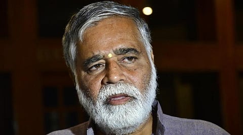 கர்நாடக கல்வி அமைச்சரின் வீட்டுக்கு தீ வைக்க முயன்ற 15 பேர் கைது