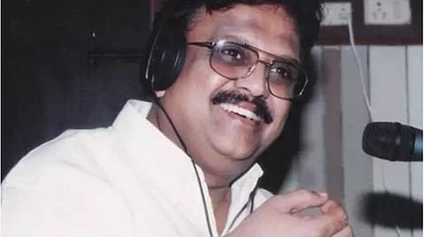 நம் நாள்களுக்குள் ஒலிக்கும் குரல்
