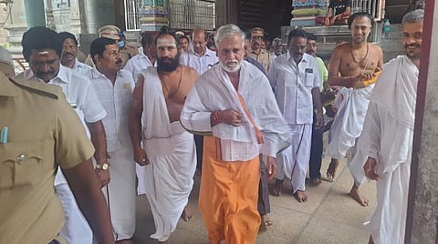 சிதம்பரம் நடராஜர் கோயிலில் சாமி தரிசனம் செய்த இந்து சமய அறநிலையத் துறை அமைச்சர் சேகர்பாபு
