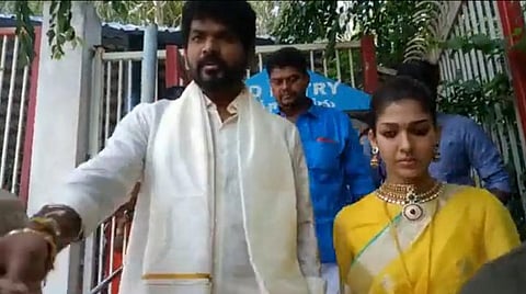 திருப்பதி கோயிலில் விக்னேஷ் சிவன் -நயன்தாரா வழிபாடு