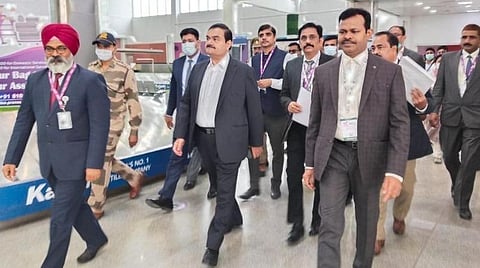 உ.பியில் ரூ.1,500 கோடியில் தெற்காசியாவின் பெரிய ராணுவ தளவாட வளாகம் - அதானி குழுமம் கையெழுத்து