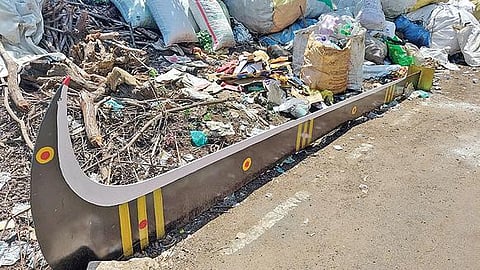திருப்புவனத்தில் கோயில் நேர்த்திக்கடனுக்காக தயாரான 21 அடி நீள அரிவாள்.