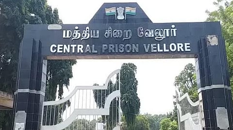 வேலூர் | ஆயுள் தண்டனை கைதி மயங்கி விழுந்து உயிரிழப்பு