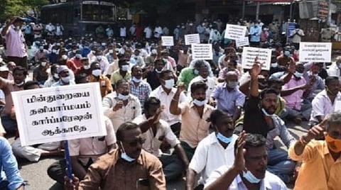 புதுச்சேரியில் வலுக்கும் போராட்டம்: ஜூலை 1- முதல் ‘நோ ரீடிங்’ - மின்துறை ஊழியர்கள் முடிவு