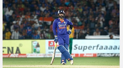 தினேஷ் கார்த்திக்.