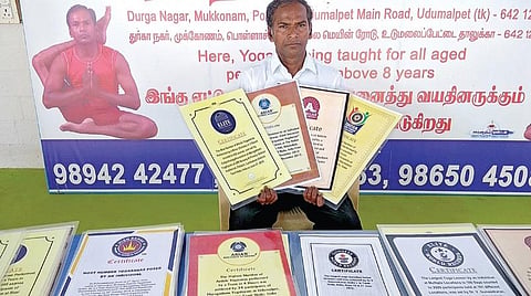 தனி நபராக 1001 வகை யோகாசனங்கள் மூலம் உலக சாதனை புரிந்த உடுமலை யோகா ஆசிரியர்