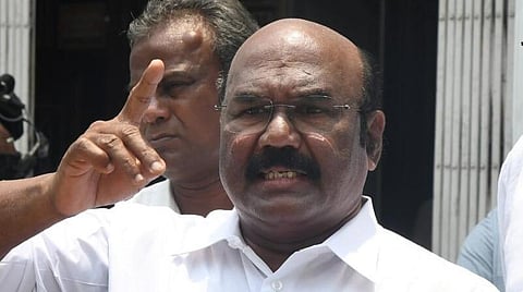 “ஓபிஎஸ் தவறான பாதையை நோக்கி சென்று கொண்டிருக்கிறார்” - ஜெயக்குமார்