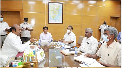 கல்வித் துறை கட்டடங்களின் உறுதித்தன்மையைப் பொறுத்து புதிய கட்டடங்கள்: அமைச்சர் ஏ.வ.வேலு அறிவுறுத்தல்