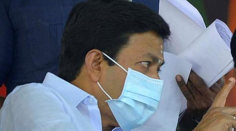 தாமதமாக தொடங்கிய அதிமுக பொதுக்குழுக் கூட்டம்; தீர்மானங்களை நிராகரிக்கிறோம்: சி.வி.சண்முகம்