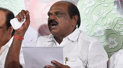 தேர்தல் ஆணையத்தை நாடவில்லை: ஓபிஎஸ் தரப்பில் வைத்திலிங்கம் விளக்கம்