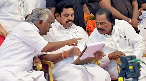 ஜூலை 11-ம் தேதி நடத்த திட்டமிடப்பட்டுள்ள அதிமுக பொதுக்குழுவுக்கு தடை கோரி அவமதிப்பு வழக்கு முழு விவரம்
