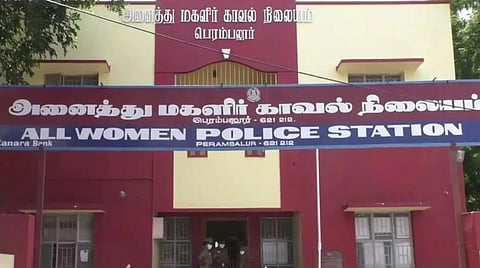 மாணவிக்கு பாலியல் வன்கொடுமை: 16 வயது மாணவர் உட்பட 2 பேர் கைது
