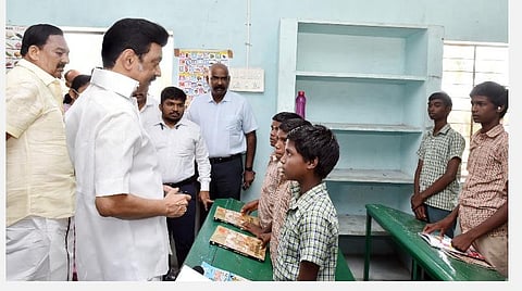 ராணிப்பேட்டை குழந்தைகள் இல்லத்தில் முதல்வர் ஸ்டாலின் திடீர் ஆய்வு: பணியில் இல்லாதவர்கள் மீது நடவடிக்கை எடுக்க உத்தரவு