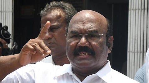 ’மருது அழகுராஜ் கூலிக்கு மாரடிக்கும் வேலையை செய்து வருகிறார்’ - ஜெயக்குமார்