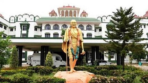 மதுரை காமராஜர் பல்கலை.யில் நிதி நெருக்கடி: உயர் நீதிமன்றத்தில் தகவல்