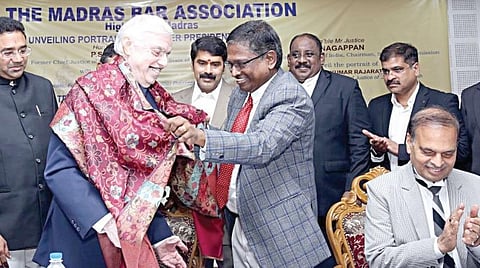 நிலுவை வழக்குகளுக்கு தீர்வு காண துரித நடவடிக்கை எடுக்க வேண்டும்: உச்ச நீதிமன்ற ஓய்வு பெற்ற தலைமை நீதிபதி வலியுறுத்தல்