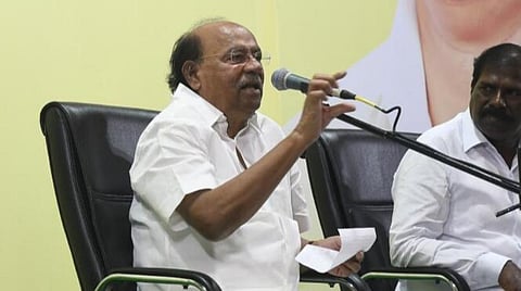 பள்ளிகளில் தமிழ் பாடவேளையை குறைப்பது தமிழுக்கு செய்யும் அவமரியாதை: ராமதாஸ்