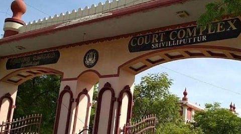 மதுரையில் தவறான சிகிச்சையால் சிறுவன் பார்வை இழப்பு: தனியார் மருத்துவமனை ரூ.10 லட்சம் இழப்பீடு வழங்க உத்தரவு